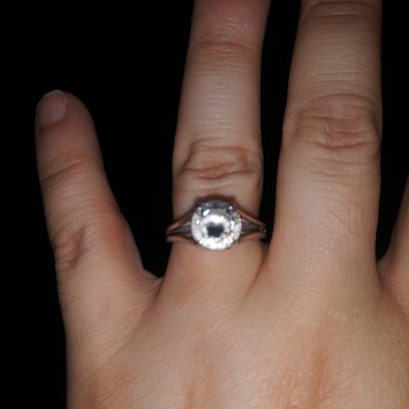 Jewelry - Picture 2 of 3